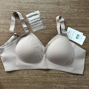 Momcozy Ultra Soft & Omni Maternity Nursing Bra size M